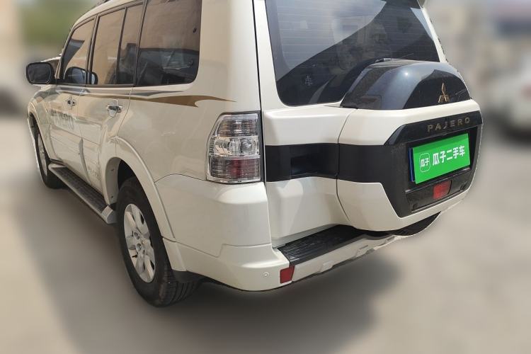 Used Mitsubishi Pajero  Rear Left 45 Deg