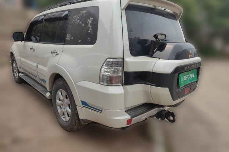 Used Mitsubishi Pajero  Rear Left 45 Deg