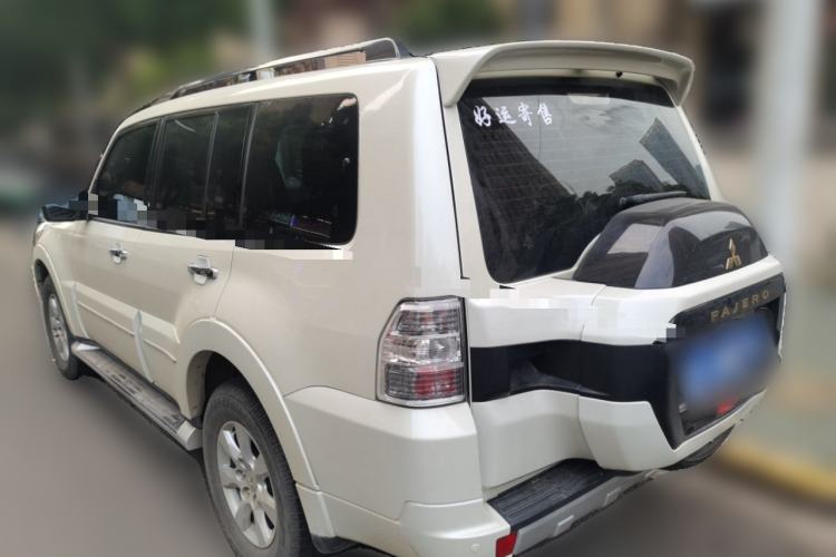 Used Mitsubishi Pajero  Rear Left 45 Deg
