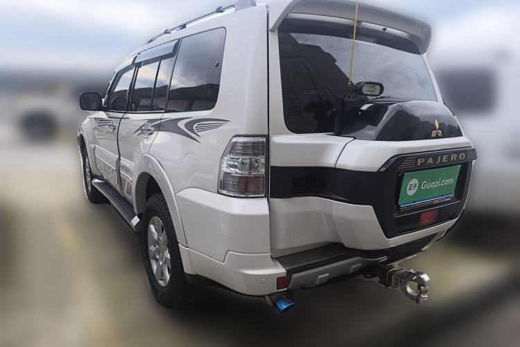 Used Mitsubishi Pajero  Rear Left 45 Deg