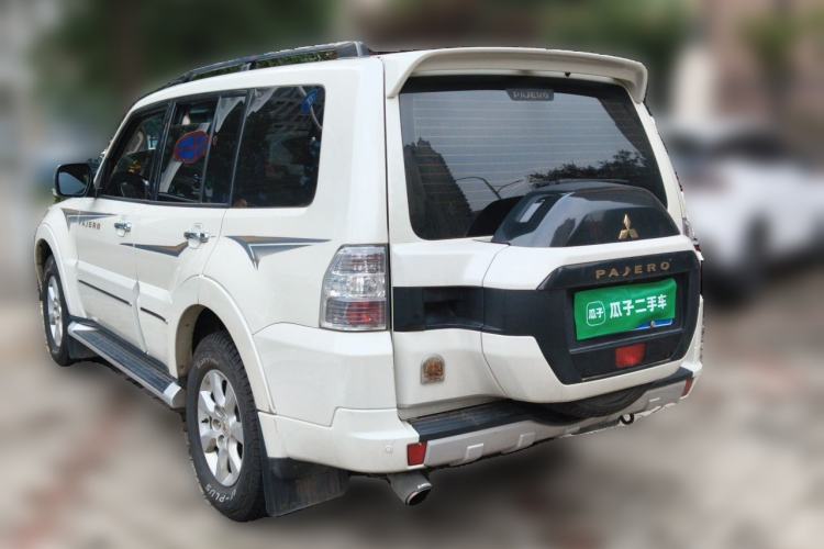 Used Mitsubishi Pajero  Rear Left 45 Deg