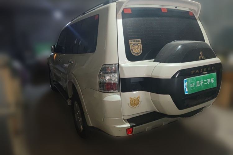 Used Mitsubishi Pajero  Rear Left 45 Deg
