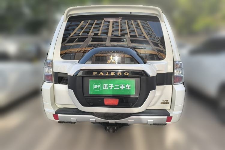 Used Mitsubishi Pajero  Rear