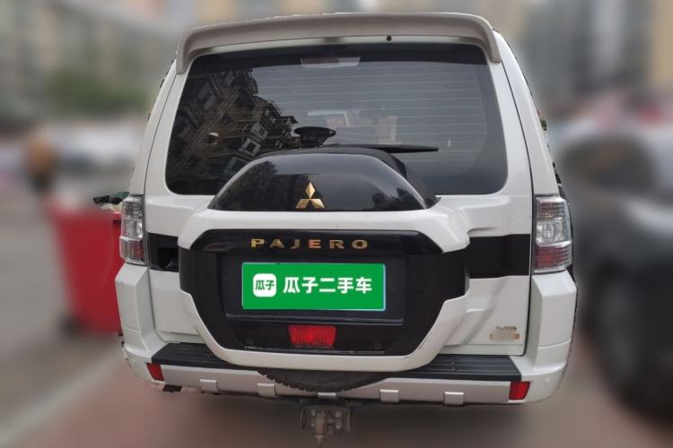 Used Mitsubishi Pajero  Rear