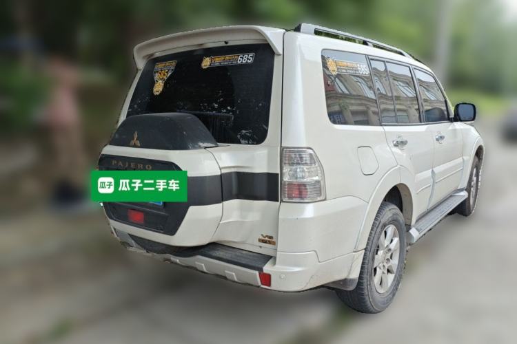 Used Mitsubishi Pajero  Rear Right 45 Deg