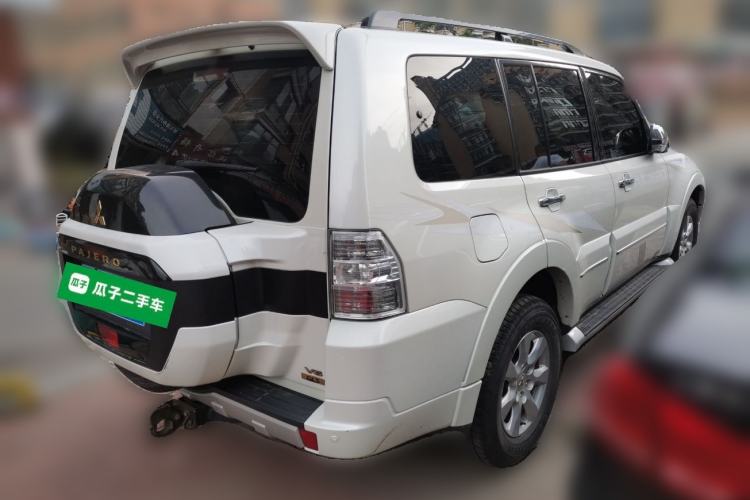 Used Mitsubishi Pajero  Rear Right 45 Deg