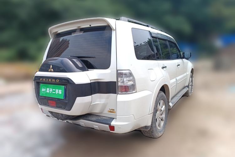 Used Mitsubishi Pajero  Rear Right 45 Deg