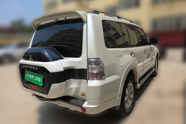 Used Mitsubishi Pajero  Rear Right 45 Deg
