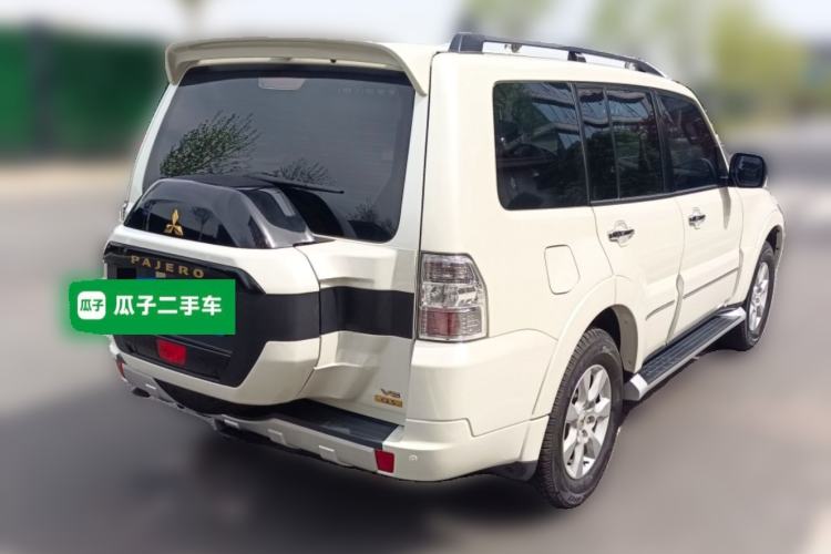 Used Mitsubishi Pajero  Rear Right 45 Deg