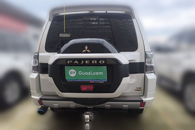 Used Mitsubishi Pajero  Rear