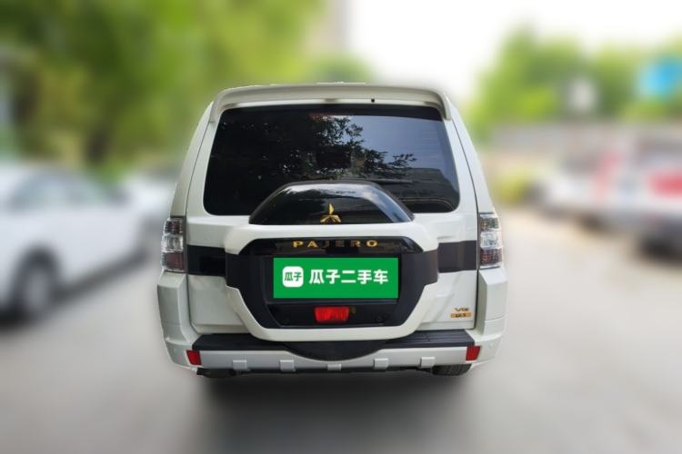 Used Mitsubishi Pajero  Rear