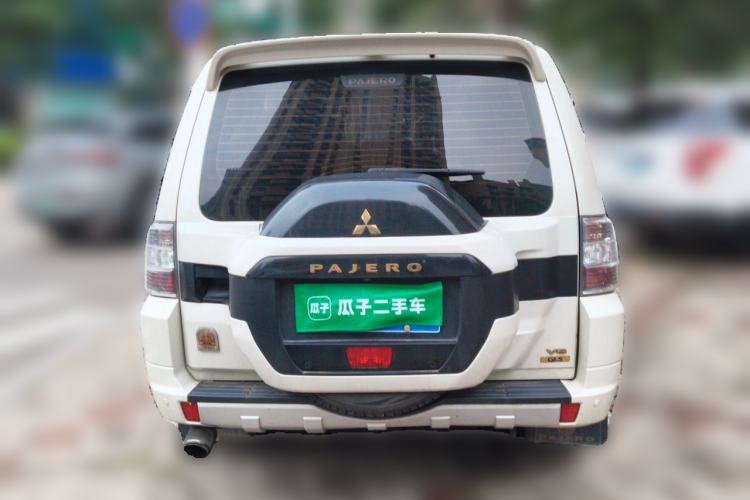 Used Mitsubishi Pajero  Rear