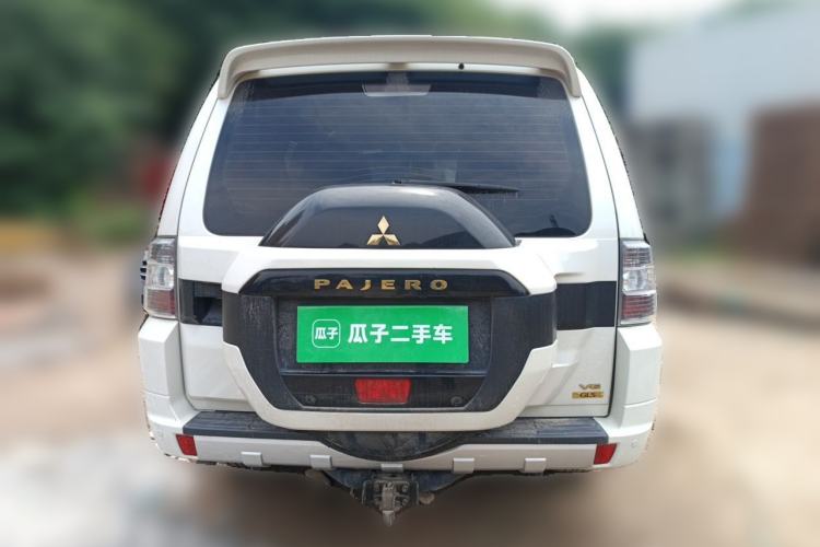 Used Mitsubishi Pajero  Rear