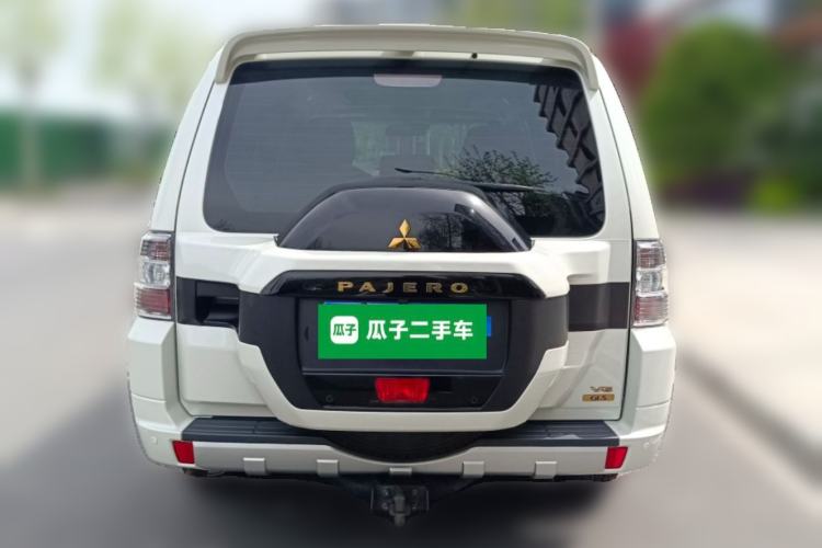 Used Mitsubishi Pajero  Rear