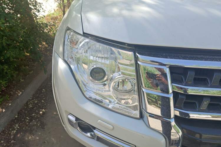 Used Mitsubishi Pajero 2020 Collection Edition 3.0L Automatic Prestige Off-Road Version Right Front Headlight