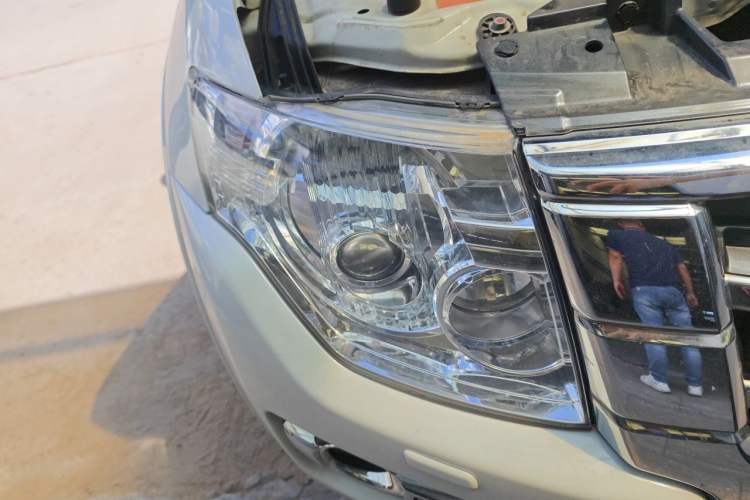 Used Mitsubishi Pajero 2020 3.0L Automatic Prestige Off-Road Edition Right Front Headlight