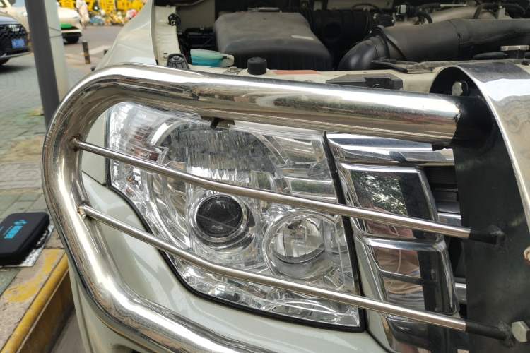 Used Mitsubishi Pajero  Right Front Headlight