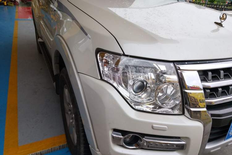 Used Mitsubishi Pajero 2020 Collection Edition 3.0L Automatic Prestige Off-Road Version Right Front Headlight