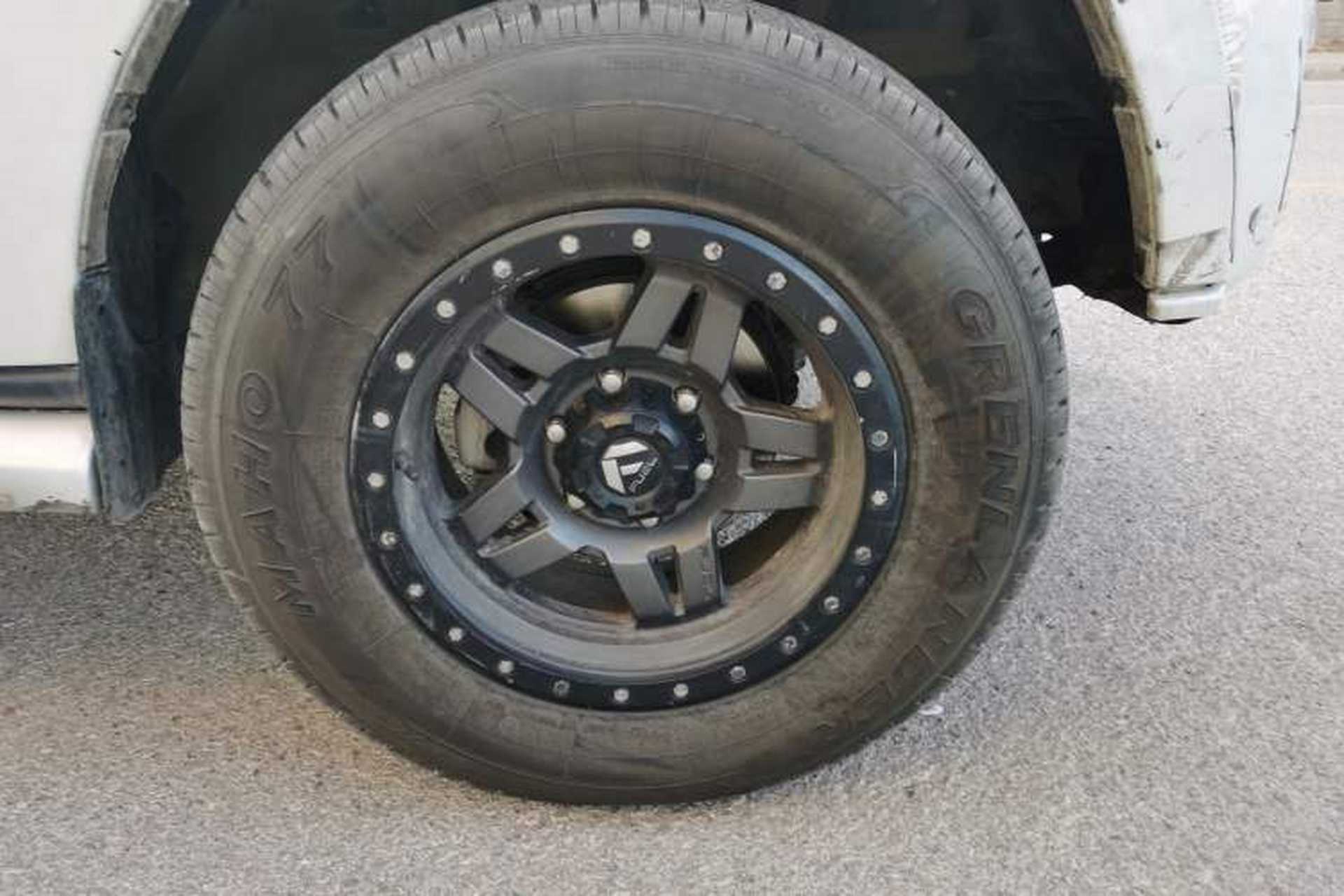 Used Mitsubishi Pajero 2020 3.0L Automatic Standard Edition Right Front Wheel Hub