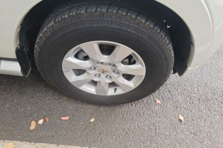 Used Mitsubishi Pajero 2020 3.0L Automatic Standard Edition Right Front Wheel Hub
