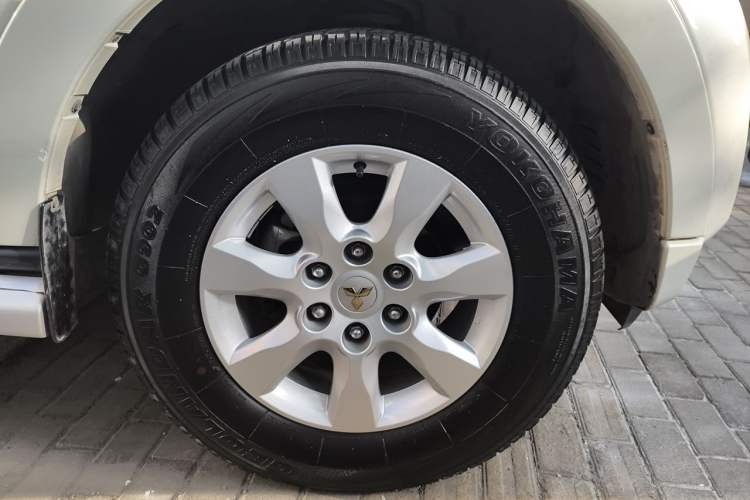 Used Mitsubishi Pajero  Right Front Wheel Hub