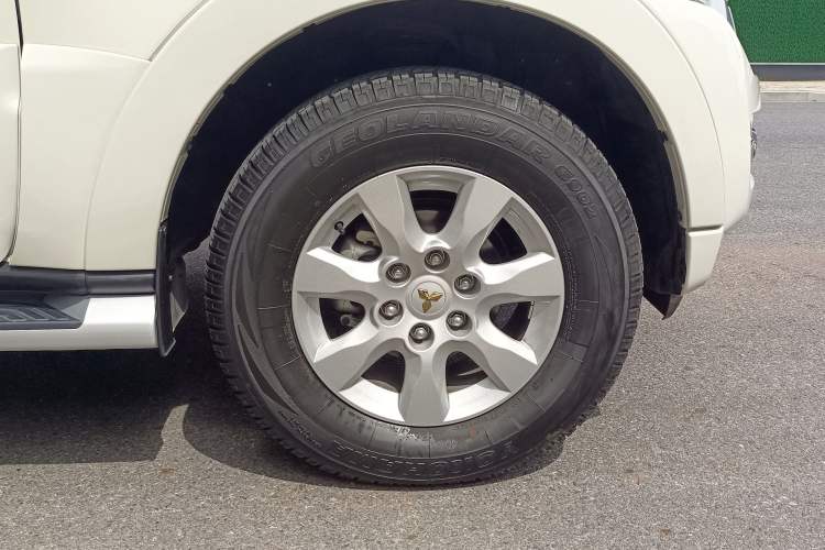 Used Mitsubishi Pajero  Right Front Wheel Hub