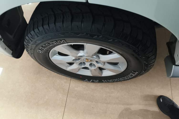 Used Mitsubishi Pajero 2020 3.0L Automatic Standard Edition Right Rear Wheel Hub