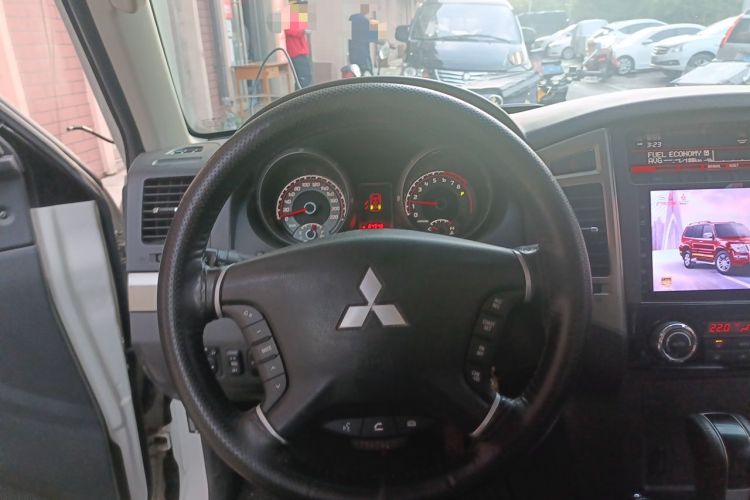 Used Mitsubishi Pajero  Steering Wheel