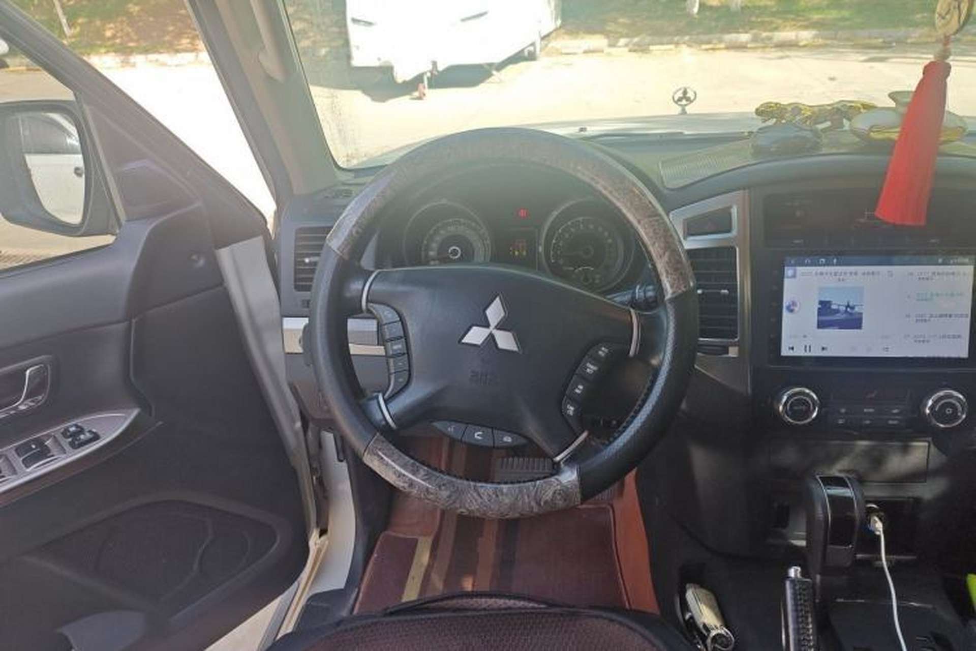 Used Mitsubishi Pajero 2020 Collection Edition 3.0L Automatic Prestige Off-Road Version Steering Wheel