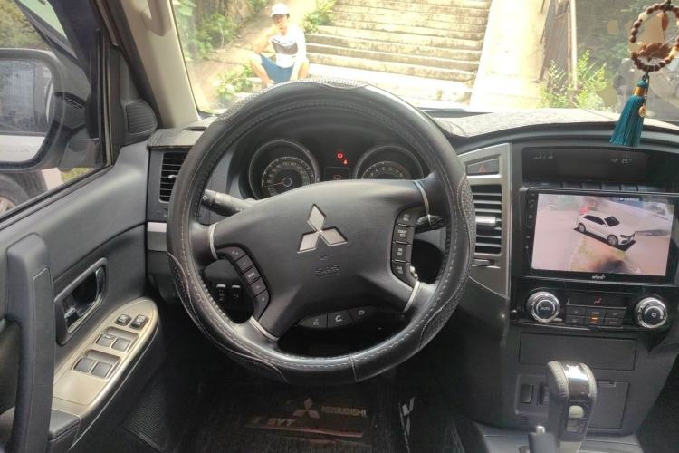 Used Mitsubishi Pajero  Steering Wheel