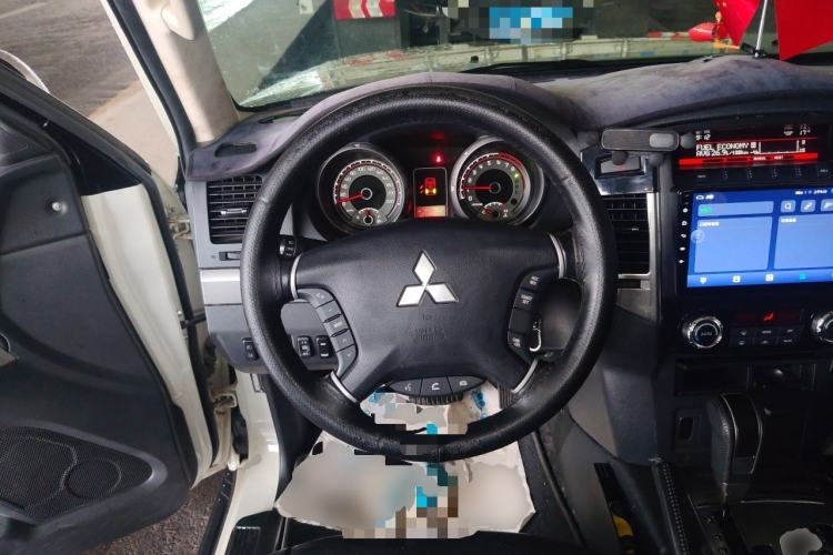Used Mitsubishi Pajero  Steering Wheel