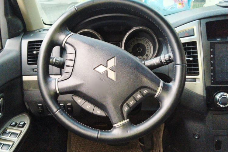 Used Mitsubishi Pajero  Steering Wheel
