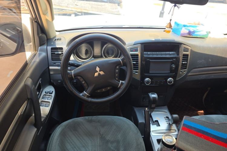 Used Mitsubishi Pajero  Steering Wheel