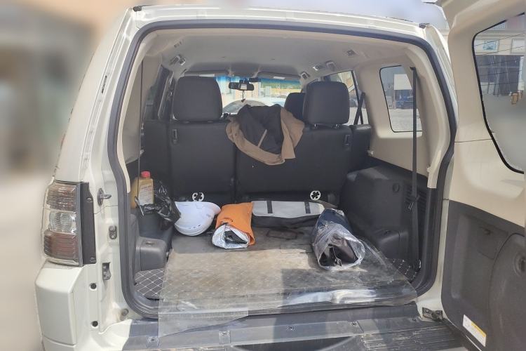Used Mitsubishi Pajero  Trunk