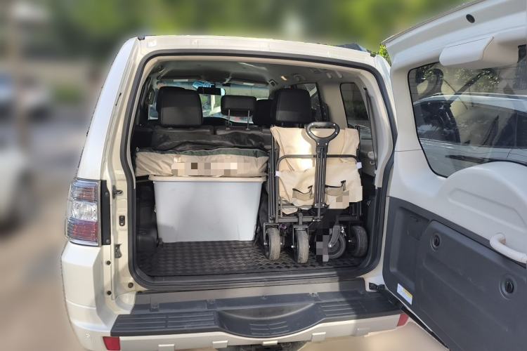 Used Mitsubishi Pajero  Trunk