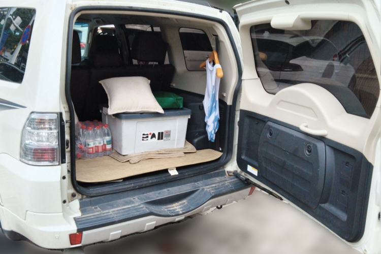Used Mitsubishi Pajero  Trunk