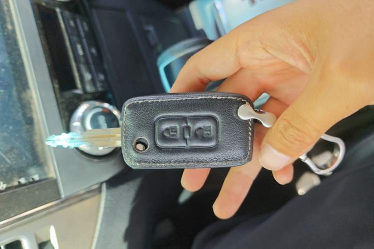 Used Mitsubishi Pajero 2020 3.0L Automatic Prestige Off-Road Edition Vehicle Key