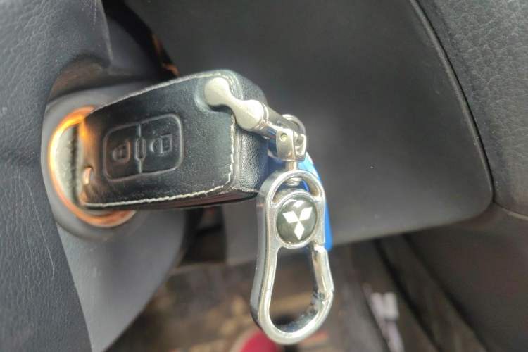 Used Mitsubishi Pajero  Vehicle Key