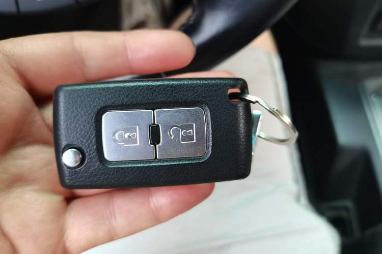 Used Mitsubishi Pajero  Vehicle Key