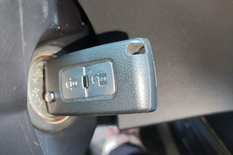 Used Mitsubishi Pajero 2020 3.0L Automatic Standard Edition Vehicle Key