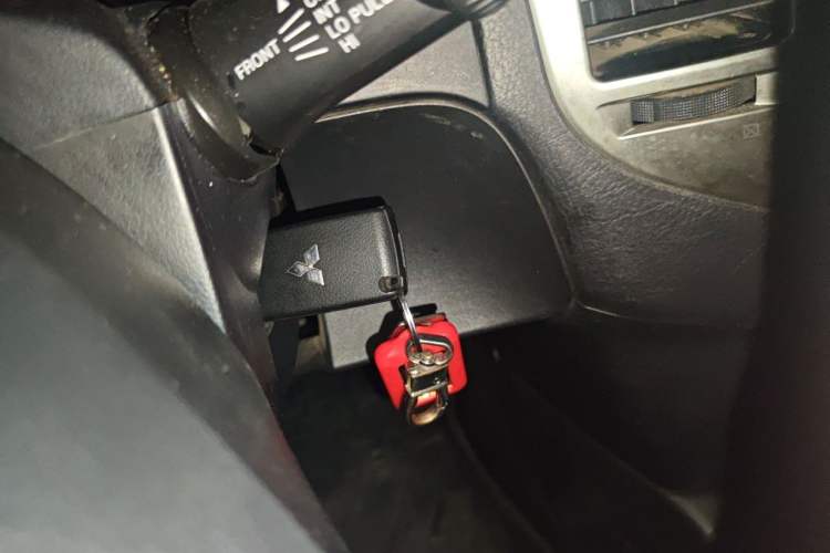 Used Mitsubishi Pajero  Vehicle Key