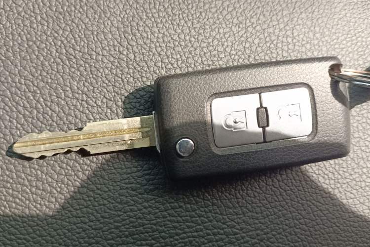 Used Mitsubishi Pajero  Vehicle Key