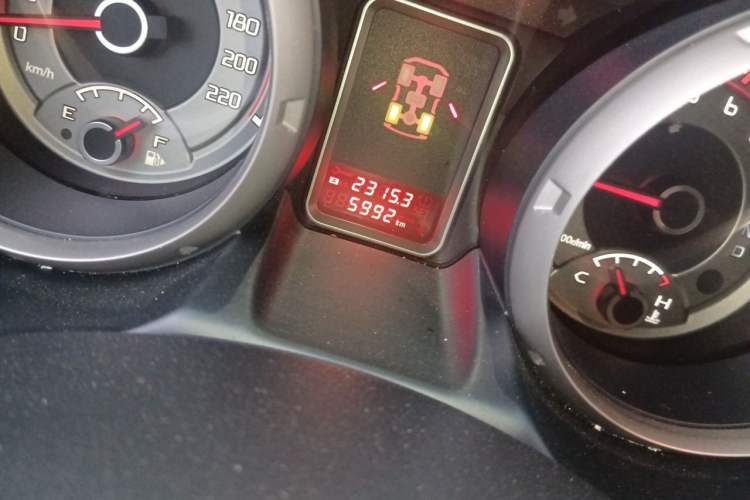 Used Mitsubishi Pajero  Odometer Close Up