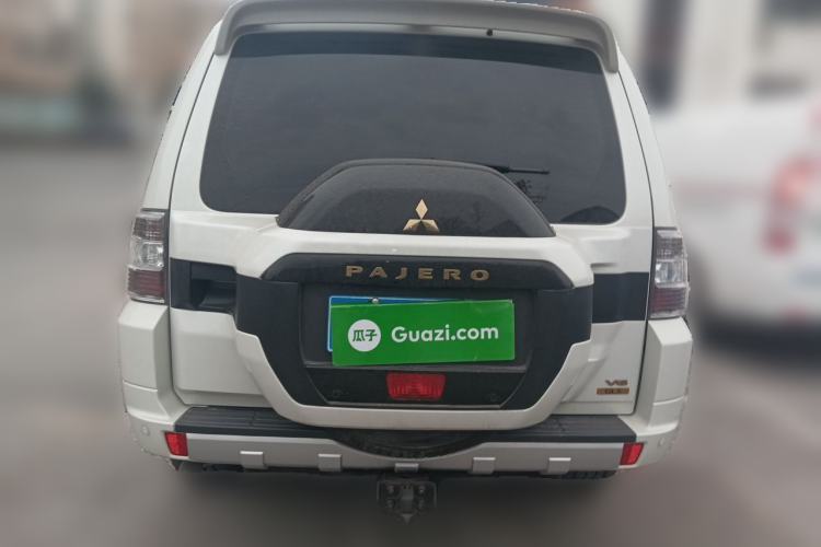 Used Mitsubishi Pajero  Rear