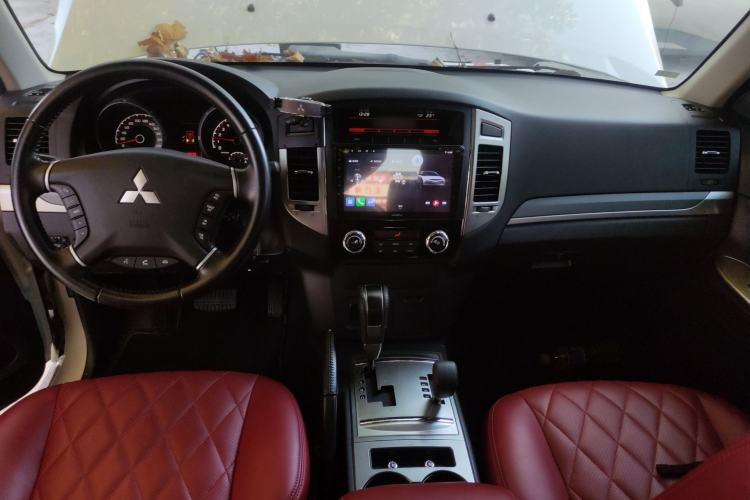 Used Mitsubishi Pajero 2022 V93 3.0L GLS Fabric – Middle East Interior 2