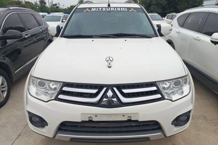 Used Mitsubishi Pajero Sport 2013 3.0L Automatic Two-Wheel Drive Luxury Edition Front
