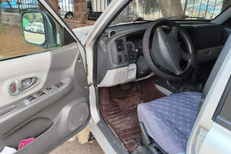 Used Mitsubishi Pajero Sport 2004 3.0L Automatic 4x4 Ultra-Luxury Edition Driver Seat