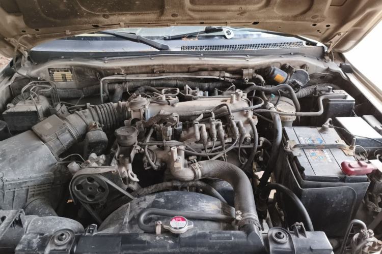 Used Mitsubishi Pajero Sport 2004 3.0L Automatic 4x4 Ultra-Luxury Edition Engine Bay