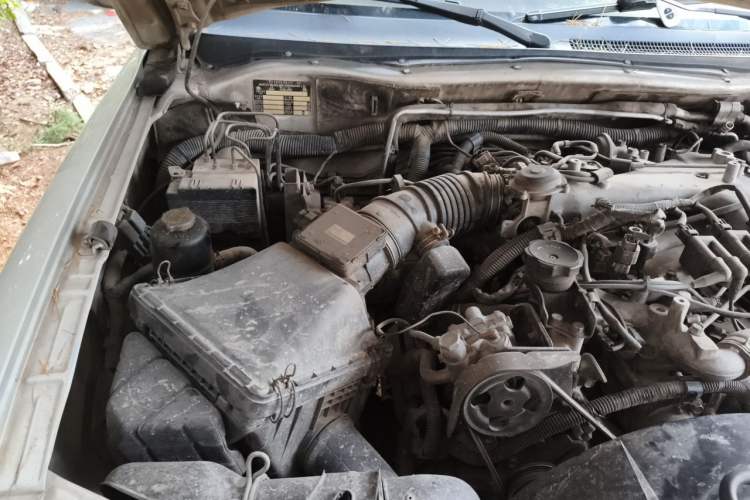Used Mitsubishi Pajero Sport 2004 3.0L Automatic 4x4 Ultra-Luxury Edition Engine Bay Right