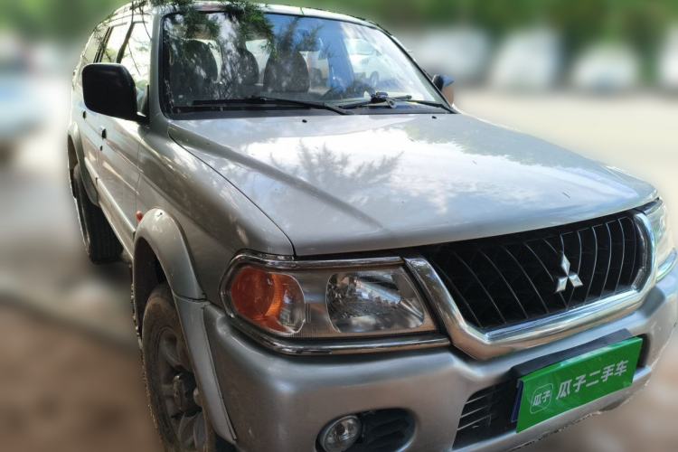 Used Mitsubishi Pajero Sport 2004 3.0L Automatic 4x4 Ultra-Luxury Edition Front Right 45 Deg